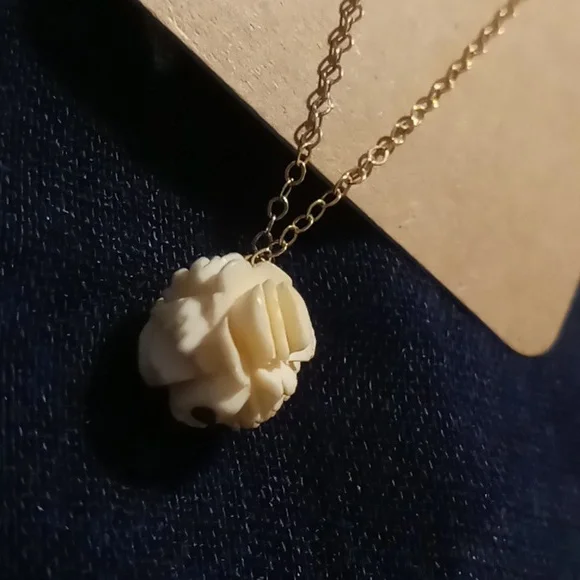 Vintage Gold 1/20 Gf 12k Necklace with Cream Rose Pendant. 20 In Long - Picture 2 of 9